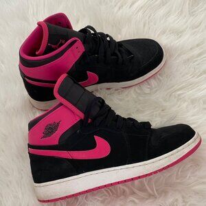 Air Jordan 1 Retro High Black & Vivid Pink Youth Size 9Y Basketball Sneakers
